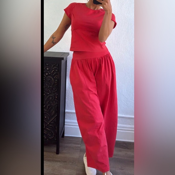 NWT Eesome Relaxed Barrel Pants and Cropped Patch Back Top Set Red - Picture 4 of 7